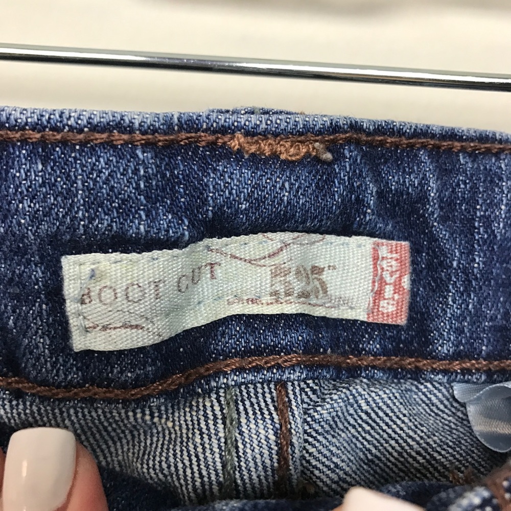 LEVI'S 525 boot cut dark wash 6 jeans - Picture 6 of 7